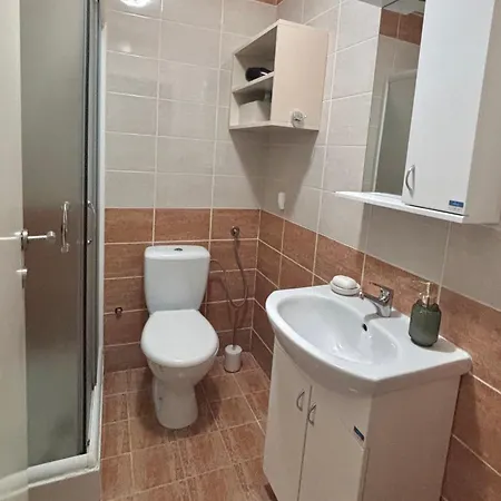 Crown Apartment